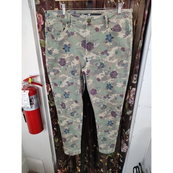 Women's Seven Jeans High Rise Straight Camo Floral Size 16 - Picture 6 of 16